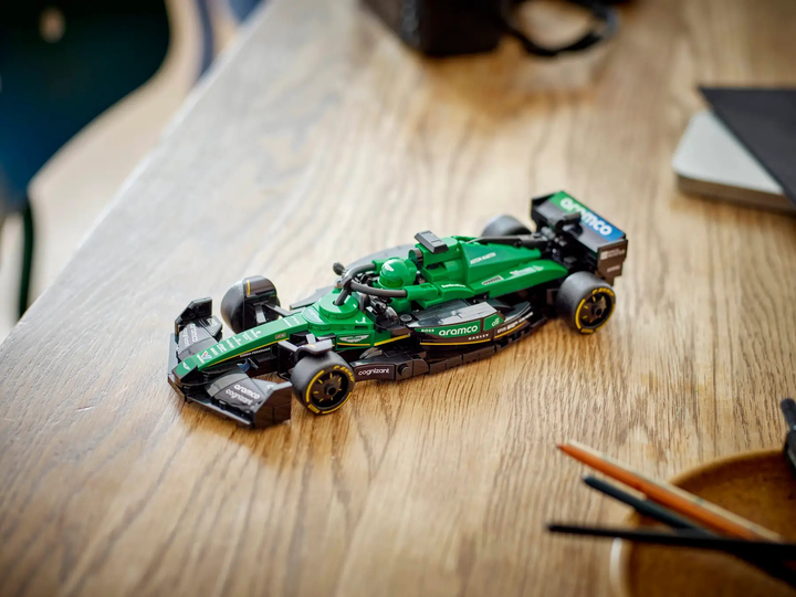 Конструктор Lego Speed ​​Champions "Автомобиль для гонки Aston Martin Aramco F1® AMR24", 77245 8