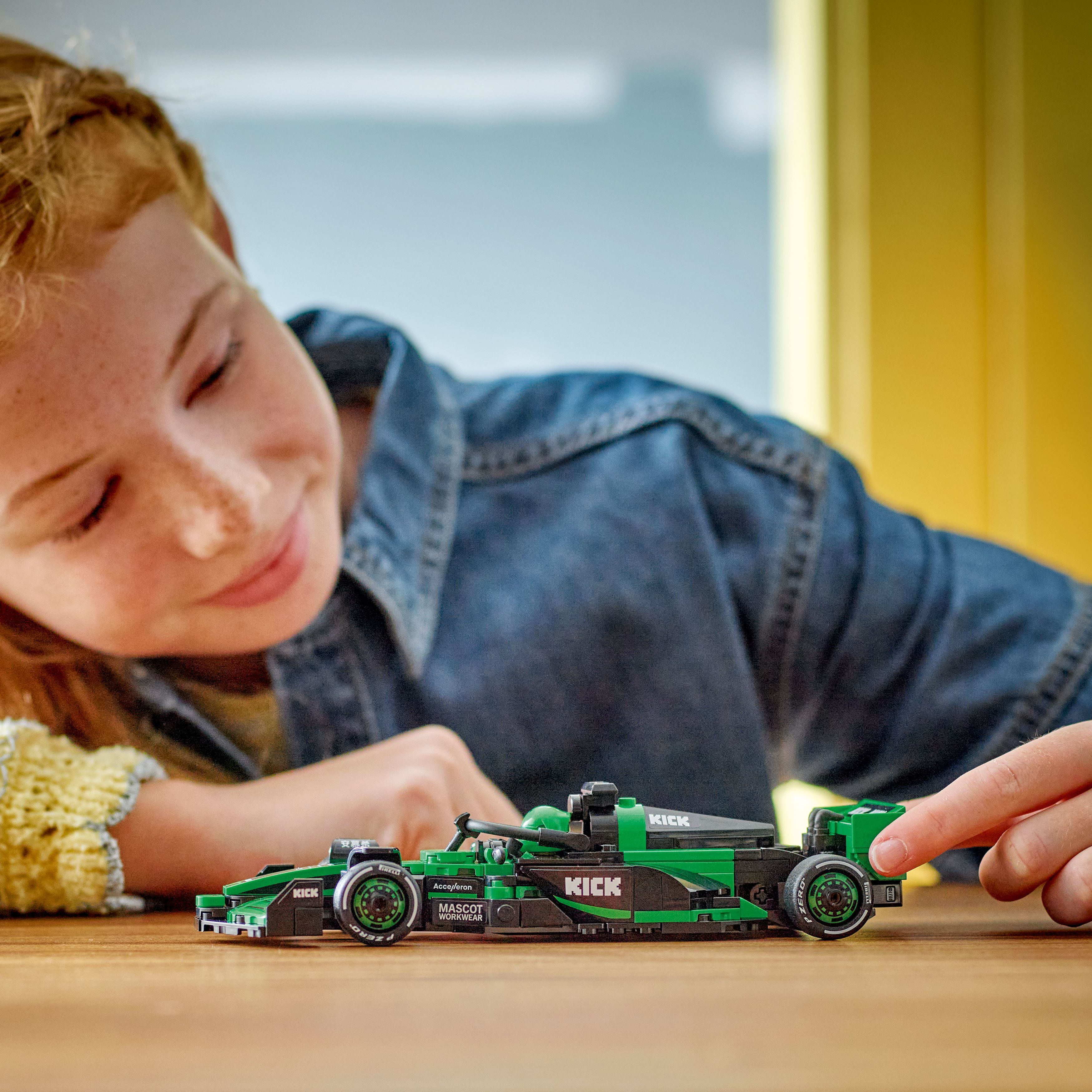 Конструктор Lego Speed Champions "Автомобіль для перегонів KICK Sauber F1® Team C44", 77247 8