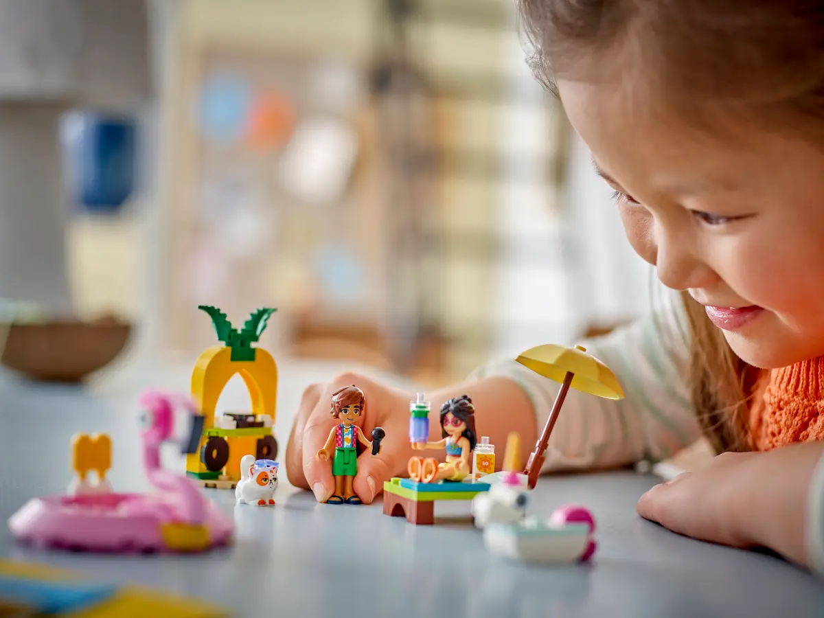 Конструктор Lego Friends "Вечерка единорога и фламинго у бассейна", 42658 7