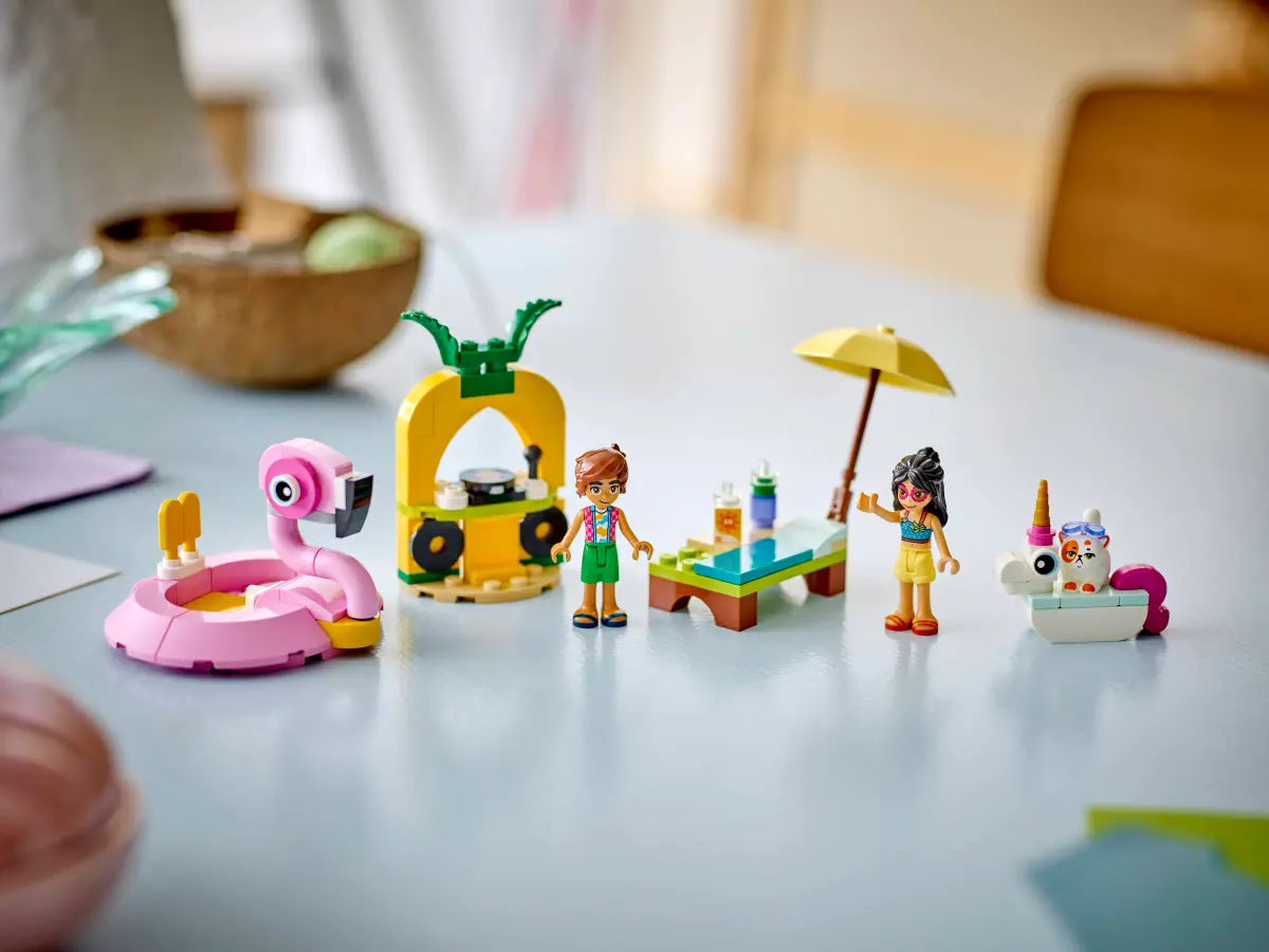 Конструктор Lego Friends "Вечерка единорога и фламинго у бассейна", 42658 9