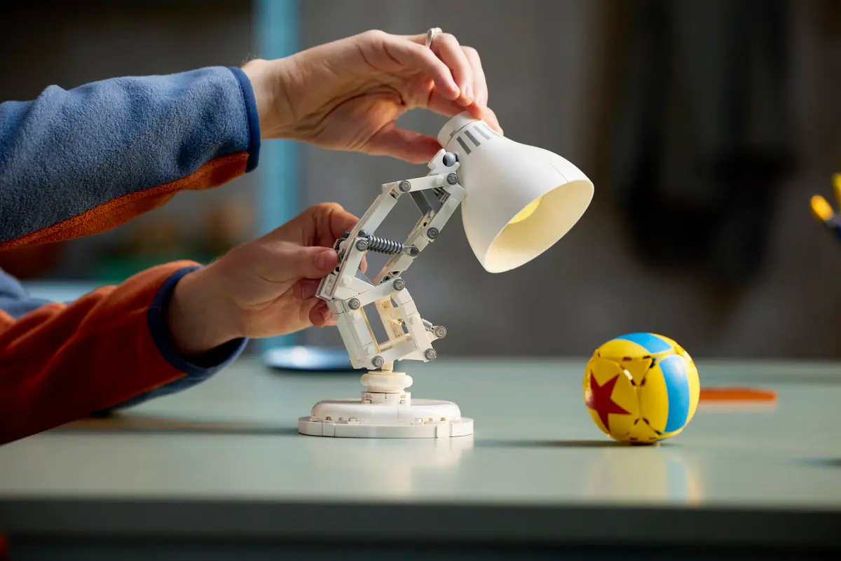 Конструктор Lego Ideas "Disney Pixar Luxo Jr.", 21357 7