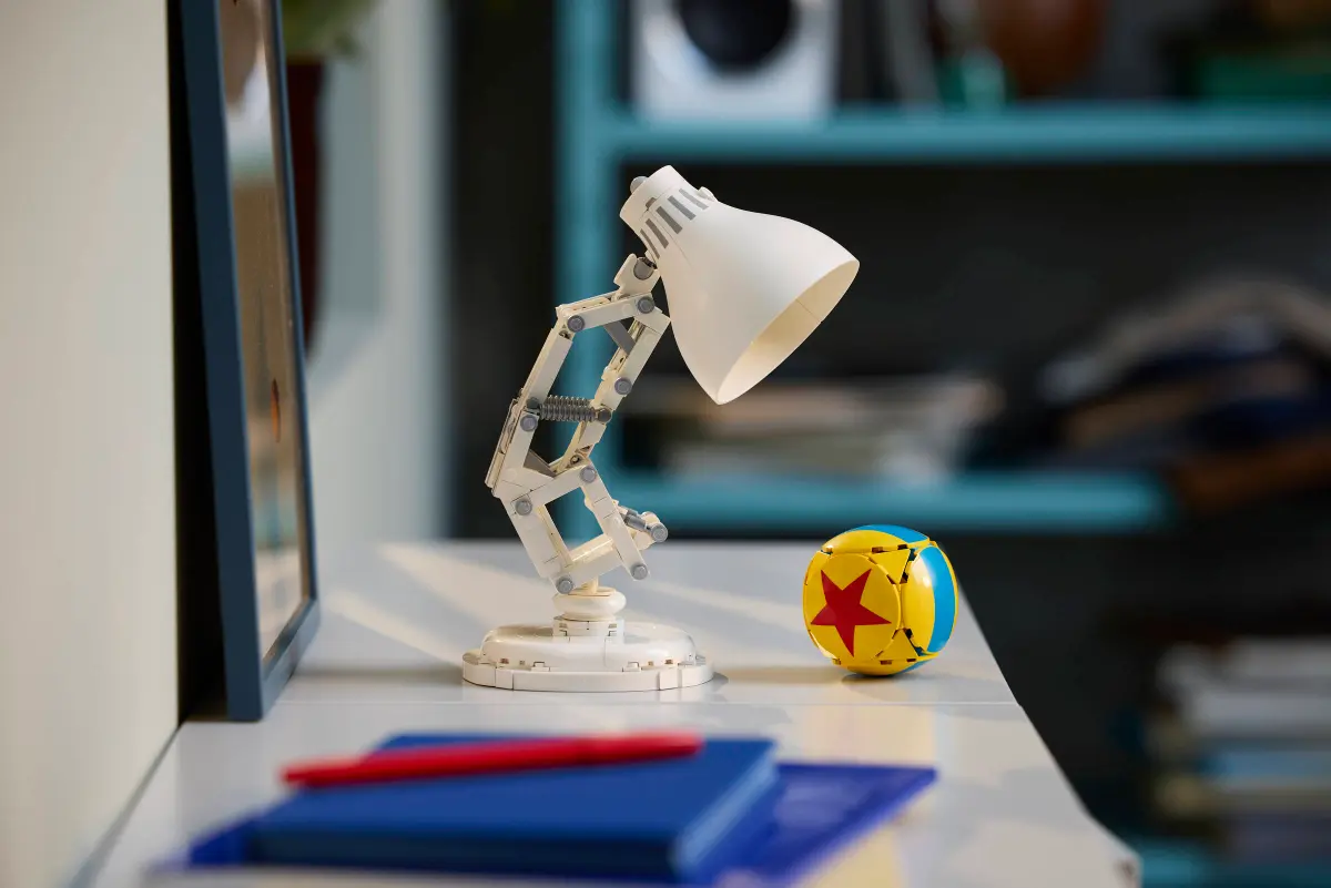Конструктор Lego Ideas "Disney Pixar Luxo Jr.", 21357 11