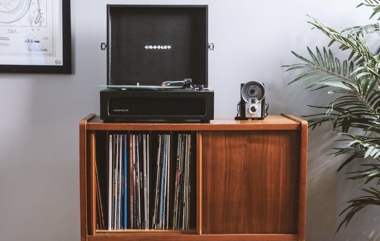 Виниловый проигрыватель Crosley Voyager - Black 6