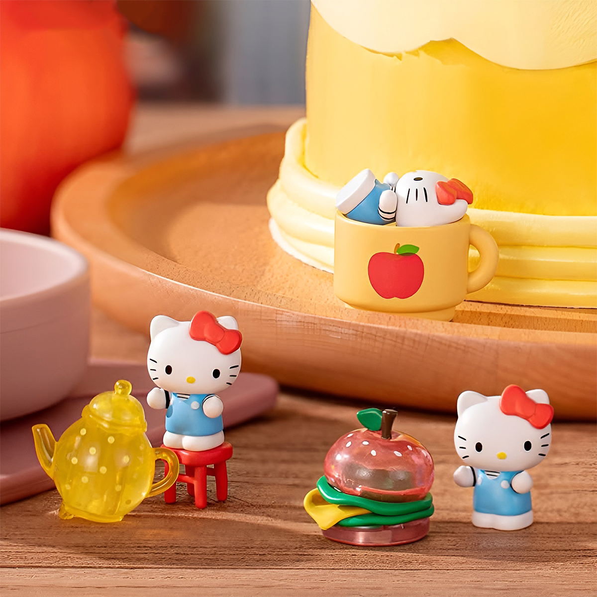 Фигурка-сюрприз Pop Top Hello Kitty – Яблочный Воркшоп (в ас.), 23WH-007 4