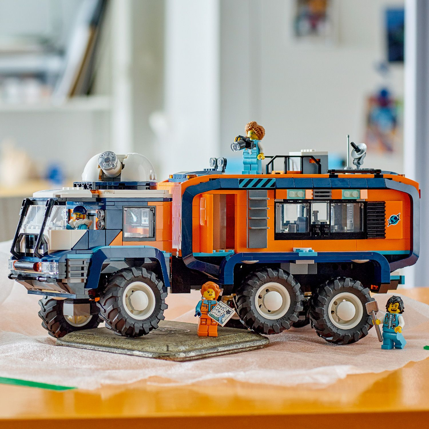 Конструктор Lego City "Арктична дослідницька вантажівка з науковою лабораторією", 60471 9