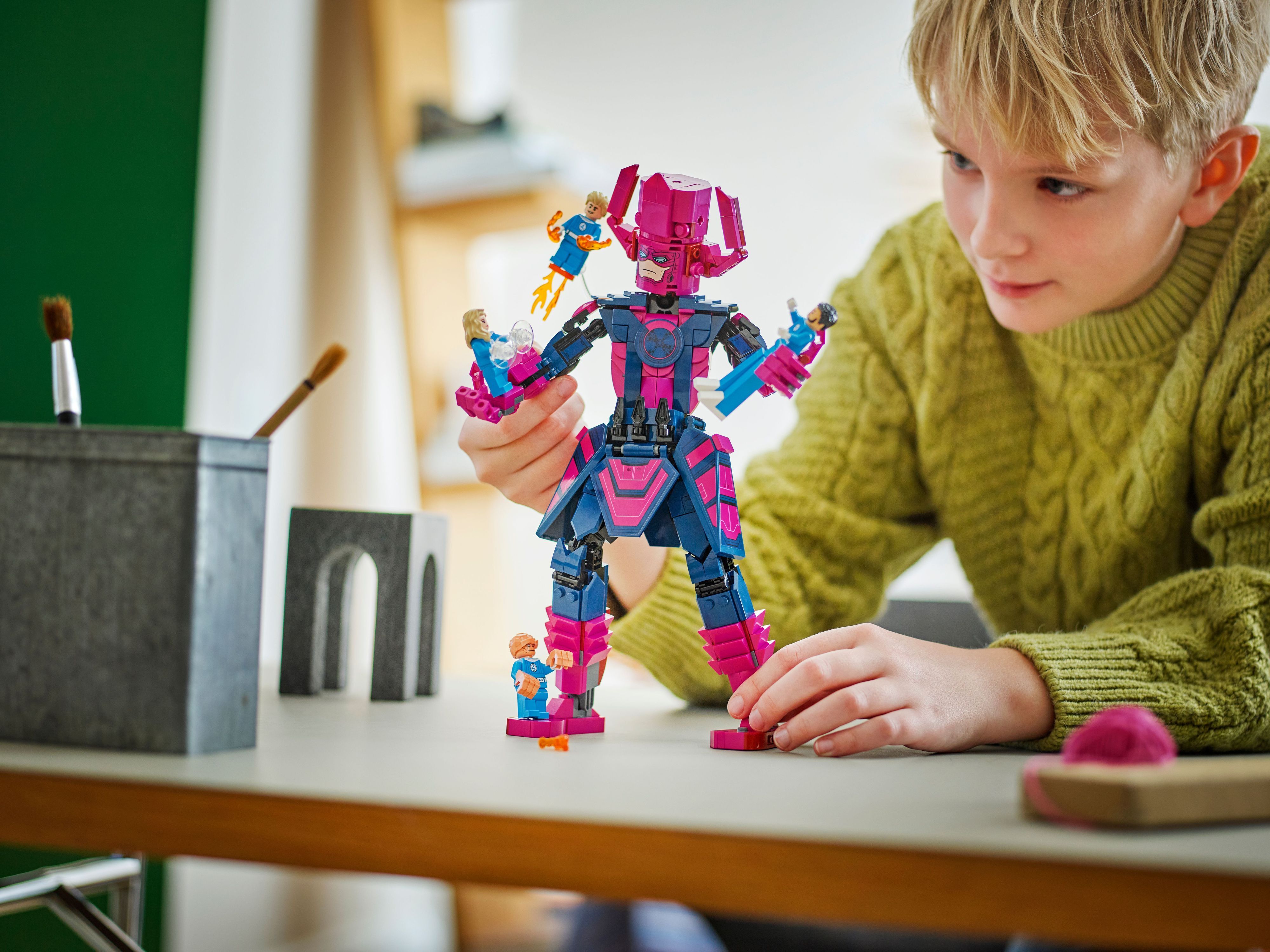 Конструктор Lego Marvel "Фантастична четвірка проти Ґалактуса: фігурка для складання", 76316 4