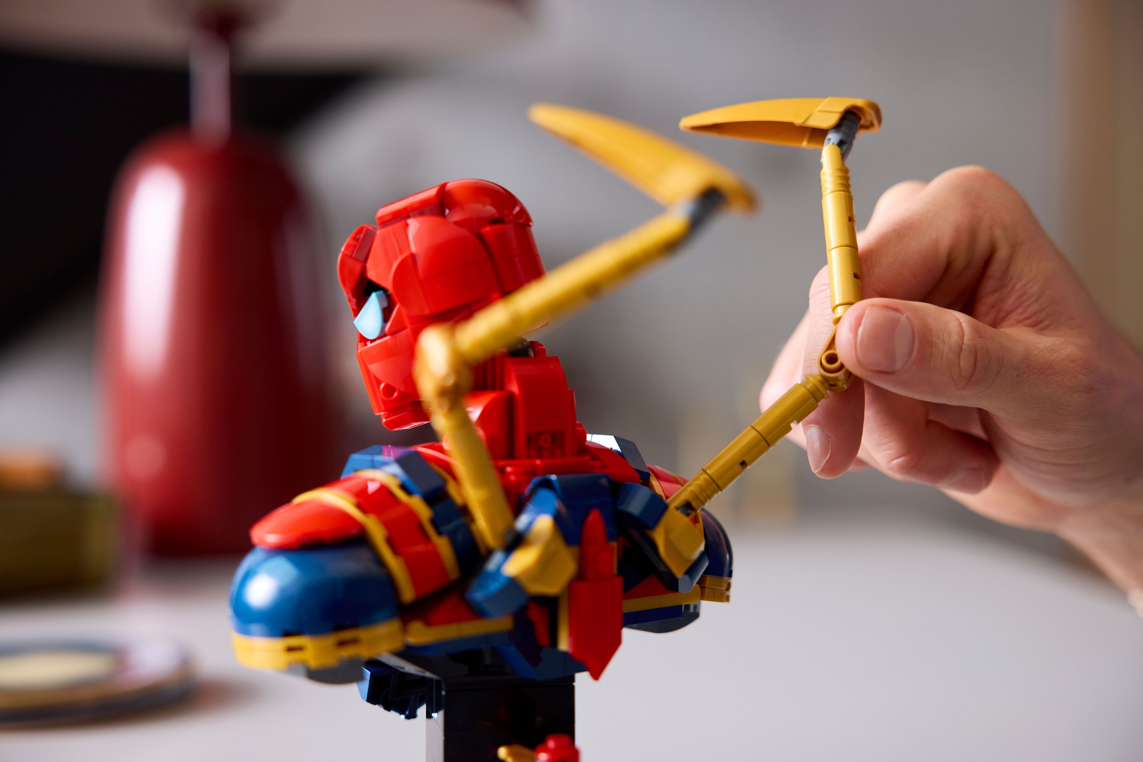 Конструктор Lego Marvel "Погруддя Залізної Людини-Павука", 76326 2