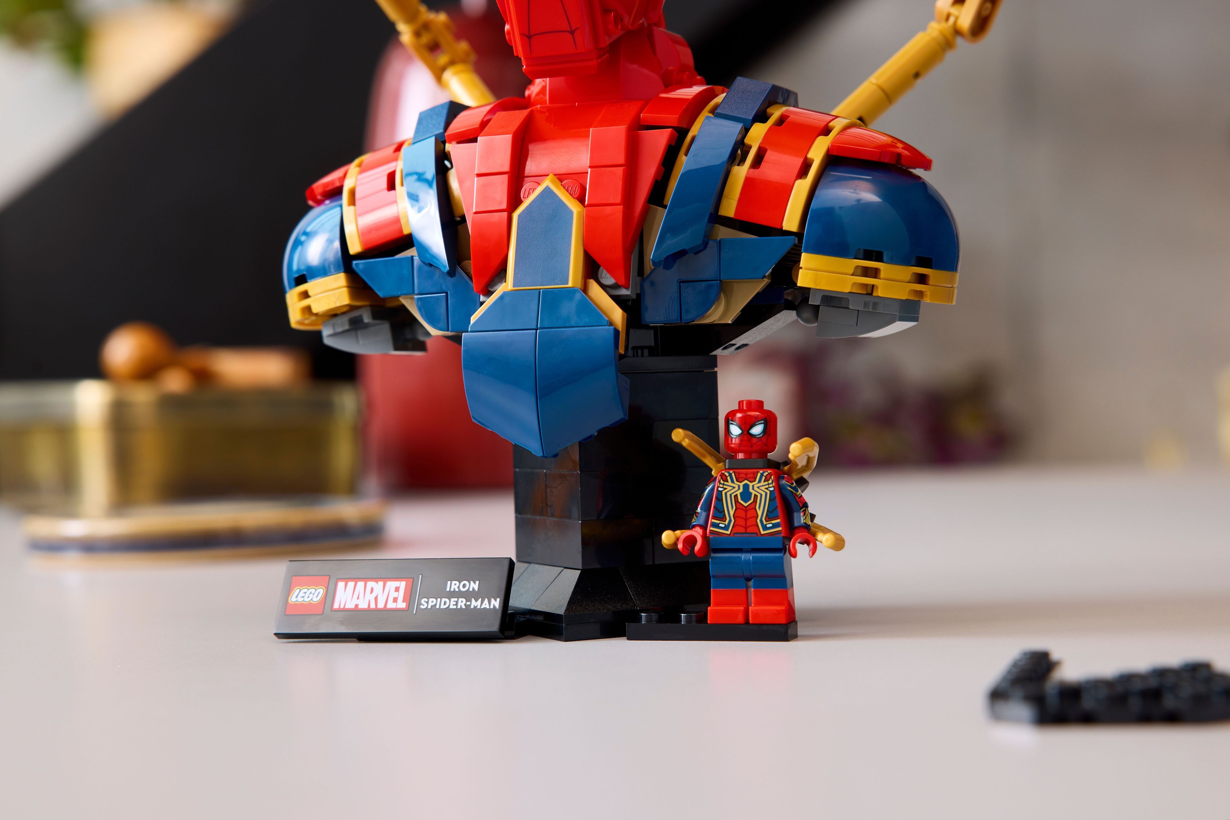 Конструктор Lego Marvel "Погруддя Залізної Людини-Павука", 76326 3