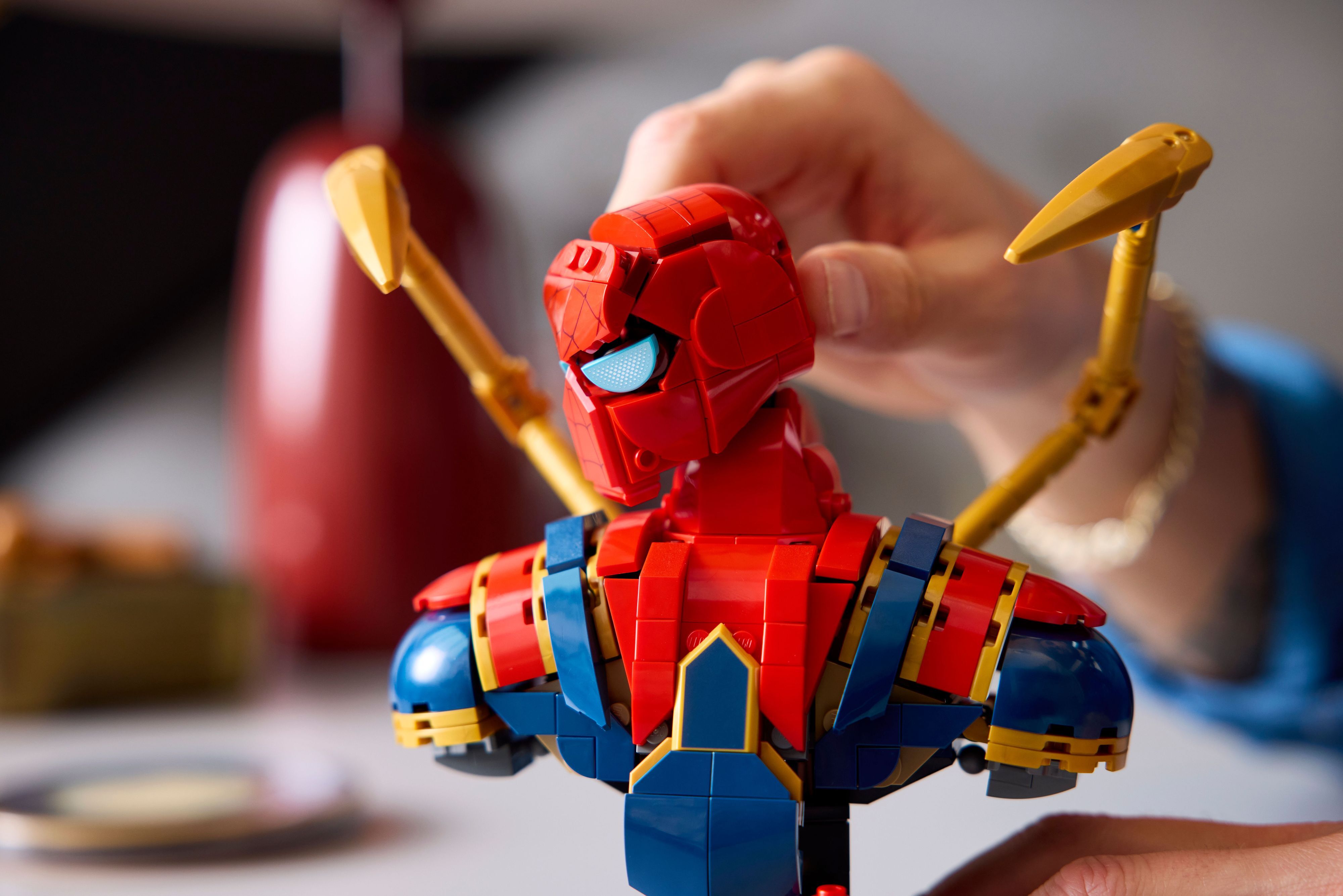 Конструктор Lego Marvel "Погруддя Залізної Людини-Павука", 76326 8
