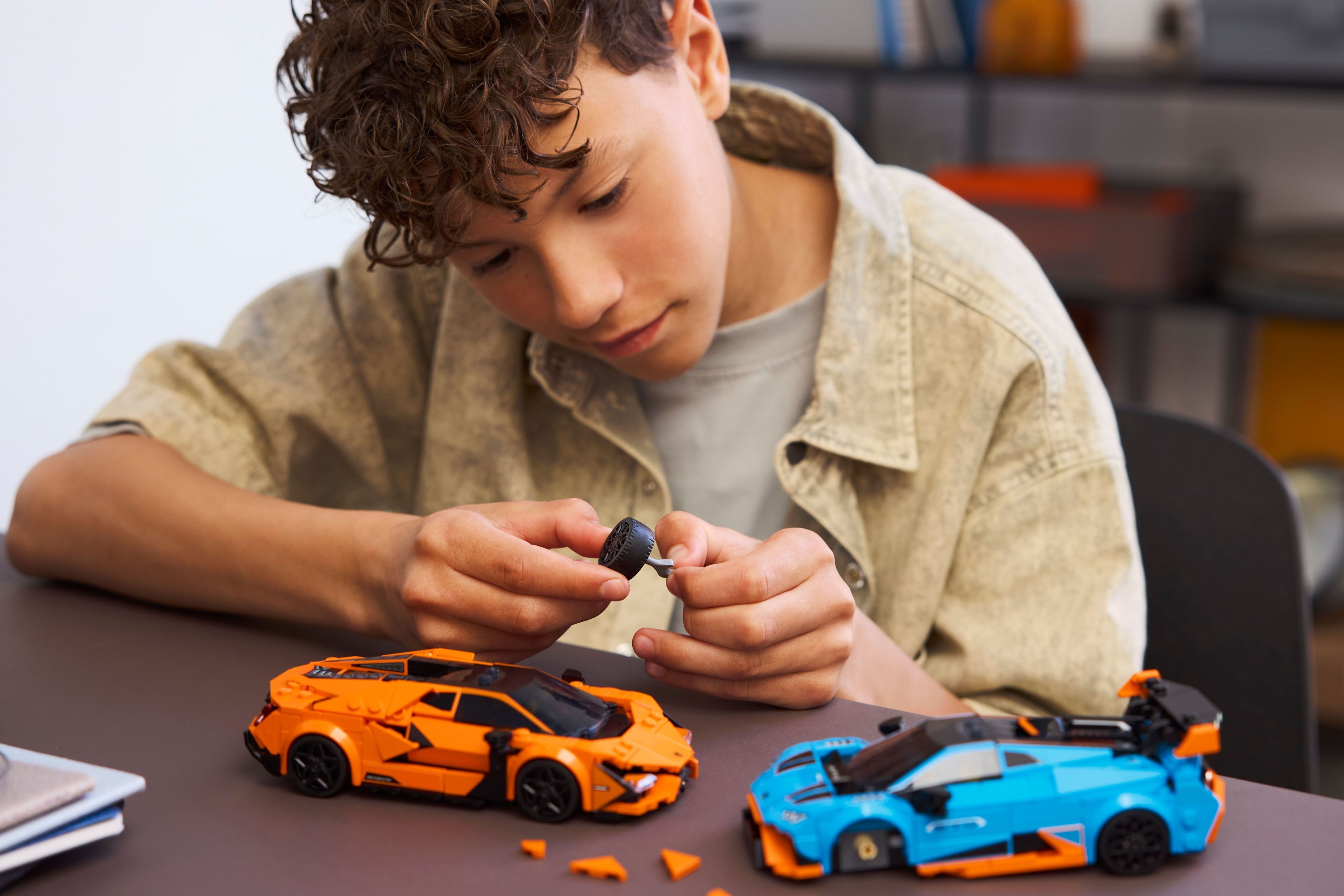 Конструктор Lego Speed Champions "Lamborghini Revuelto та Huracán STO", 77238 5