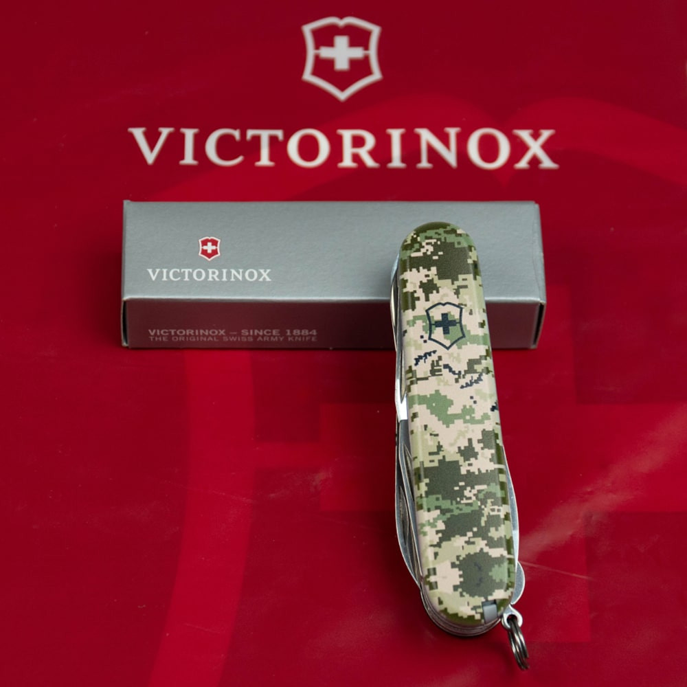 Нож Victorinox Huntsman Army 91мм/15функ /Піксель Vx13713.3_W3940p 11
