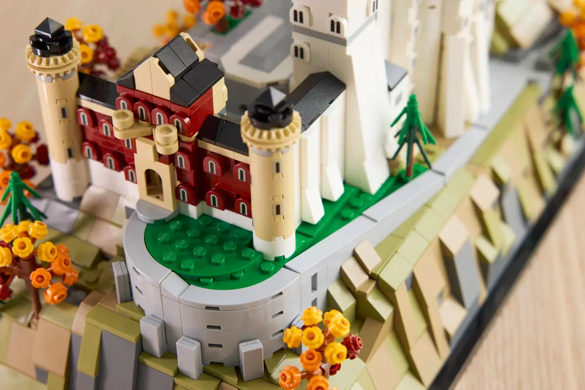Конструктор Lego Architecture "Замок Нойшванштайн", 21063 13