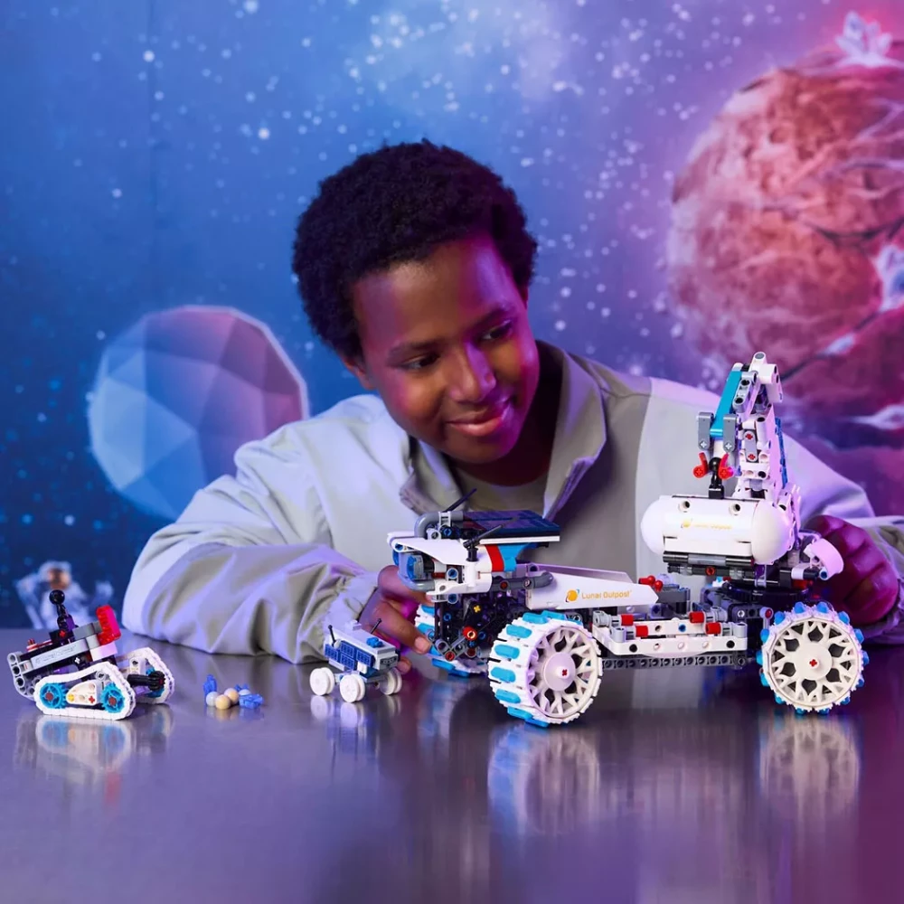 Конструктор Lego Technic "Місяцехід Lunar Outpost™. Космічний корабель", 42211 3