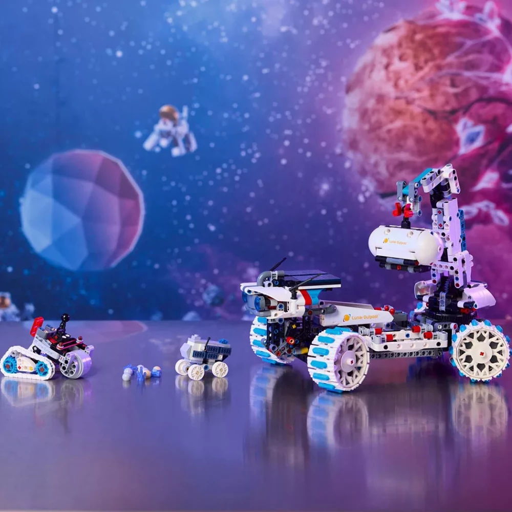 Конструктор Lego Technic "Місяцехід Lunar Outpost™. Космічний корабель", 42211 5