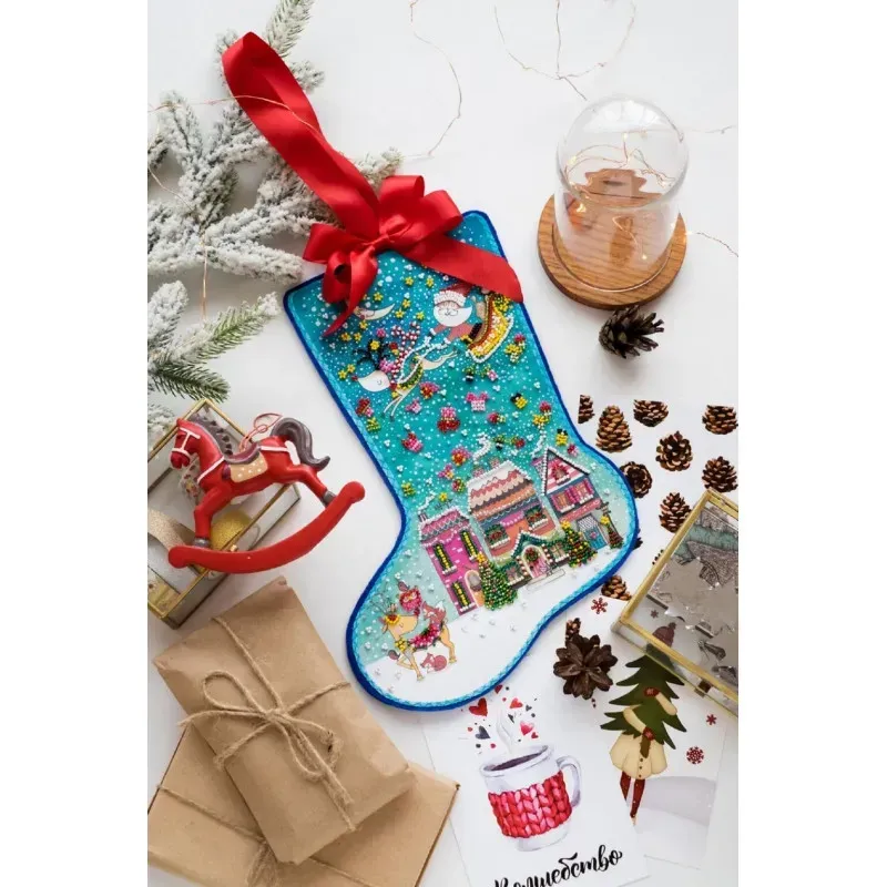 Набір-чобіток для вишивання бісером на натуральному художньому холсті "Чудеса", ABE-002