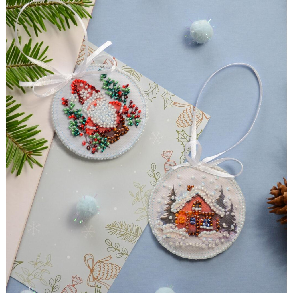 Набір для вишивання бісером новорічної іграшки на натуральному художньому холсті "Зимовий чарівник", ABT-030