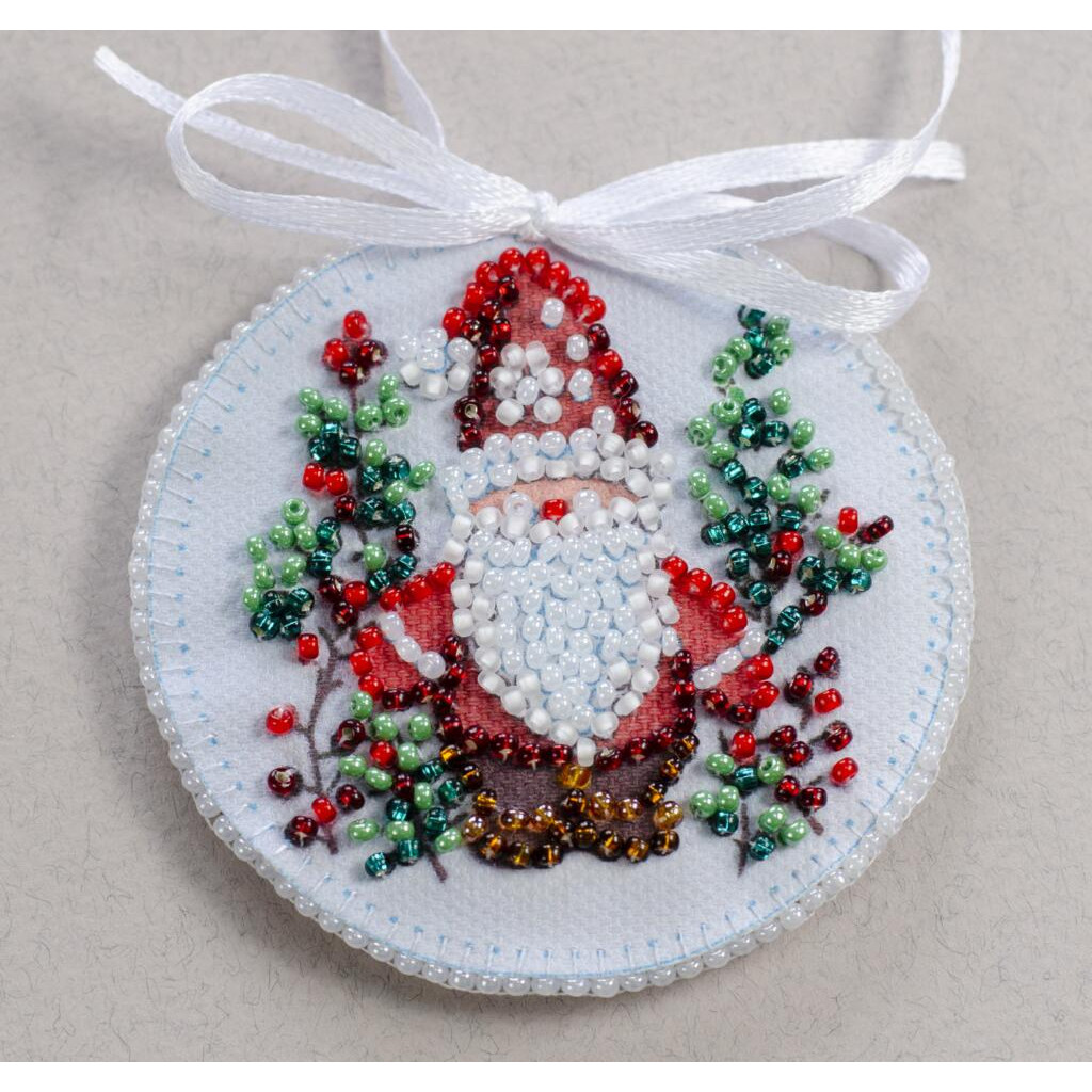 Набір для вишивання бісером новорічної іграшки на натуральному художньому холсті "Зимовий чарівник", ABT-030 1