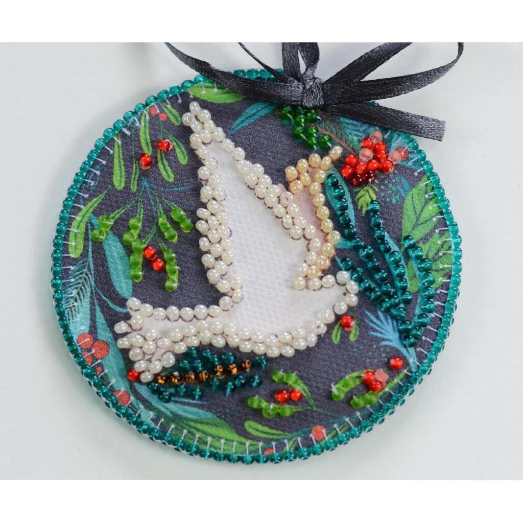 Набір для вишивання бісером новорічної іграшки на натуральному художньому холсті "Нова радість", ABT-036 1