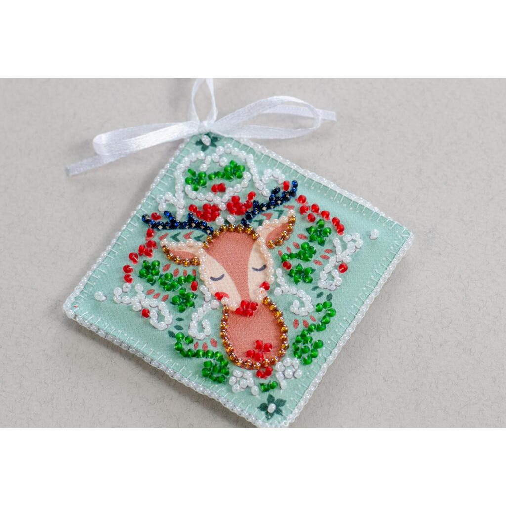 Набір для вишивання бісером новорічної іграшки на натуральному художньому холсті "Різдвяний настрій", ABT-029 1