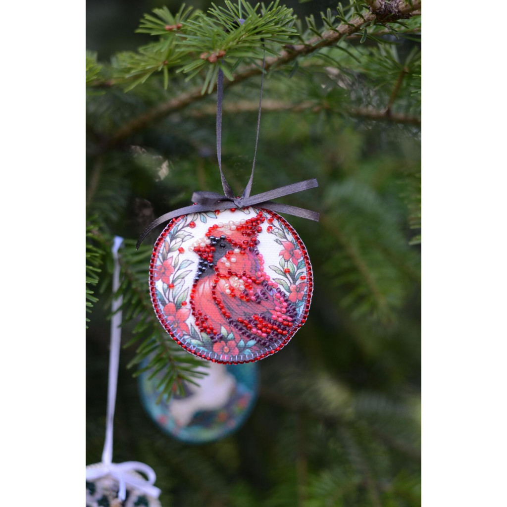 Набір для вишивання бісером новорічної іграшки на натуральному художньому холсті "Червоний кардинал", ABT-035 5