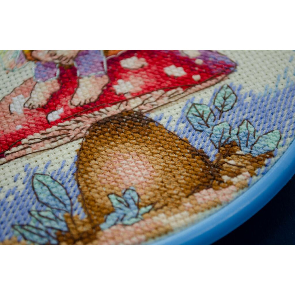 Набір для вишивання хрестиком "Маленька чарівниця", AHM-086 2