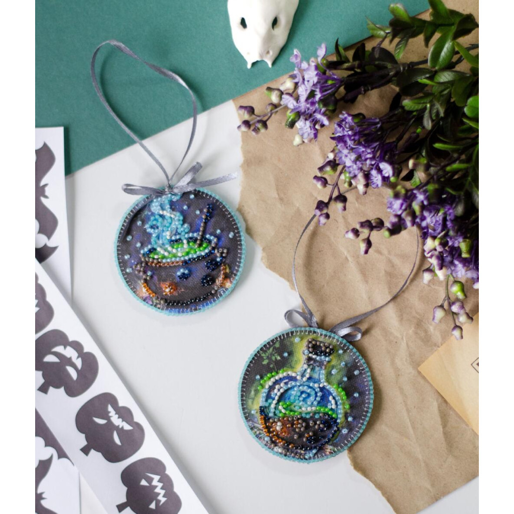 Набір для вишивання бісером інтер`єрної прикраси на натуральному художньому холсті "Чаклунське зілля", ABT-043