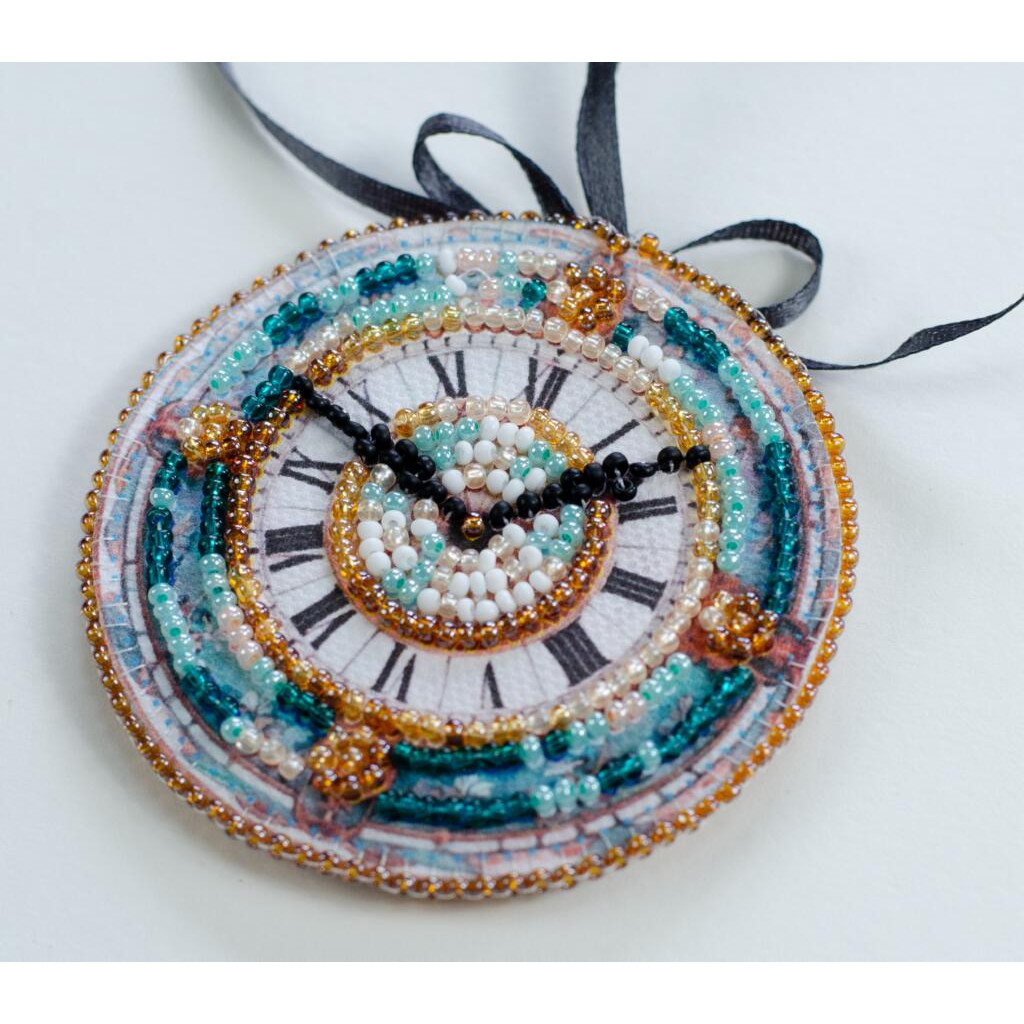 Набір для вишивання бісером новорічної іграшки на натуральному художньому холсті "Дух свята", ABT-032 2