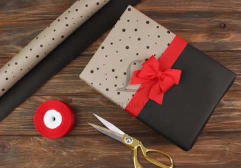 Папір пакувальний "Сніжок чорний+тон чорний" в рулоні (0,7*8 м), 255-4280 1