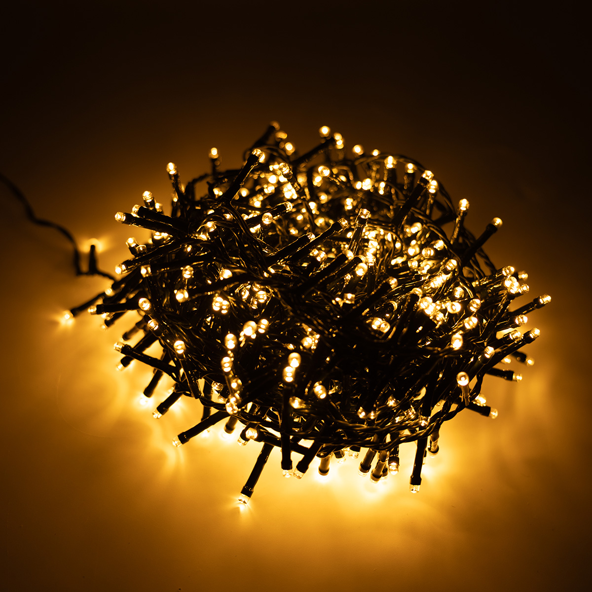 Гірлянда пучкова із LED-мультіламп, 1512 шт, тепло-біле світло, чорний дріт (від мережі), AX8550150 1