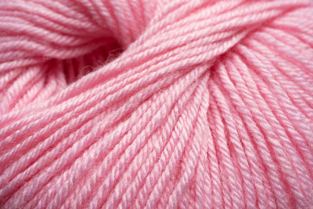 М’яка пряжа рожевого кольору