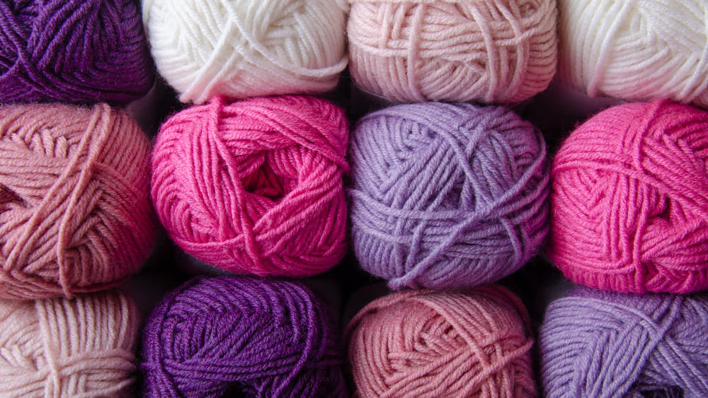 Яскрава пряжа для в'язання з магазину Акварель