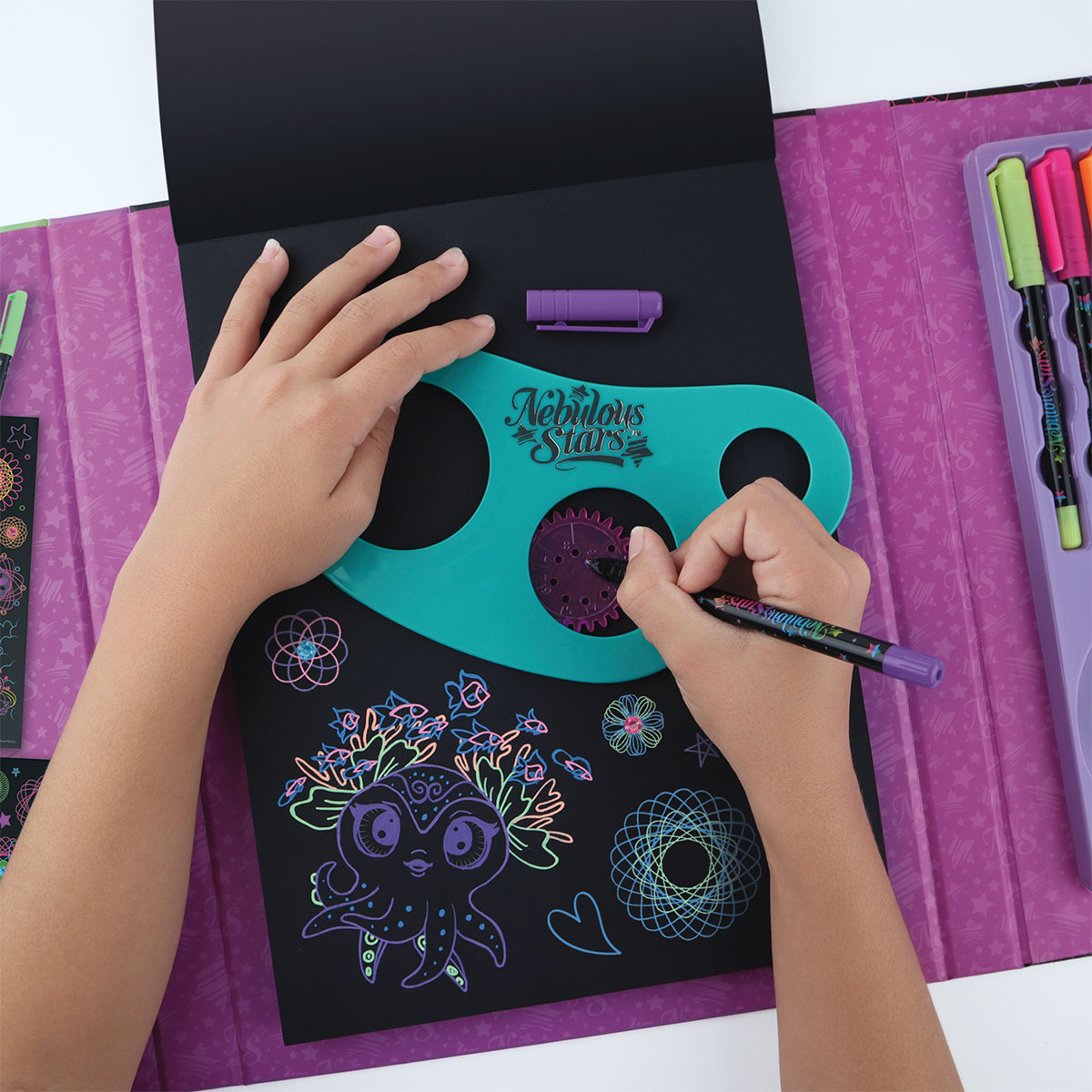 Набор для творчества Nebulous Stars - Скетчбук: Звездный спирограф, 11383 4