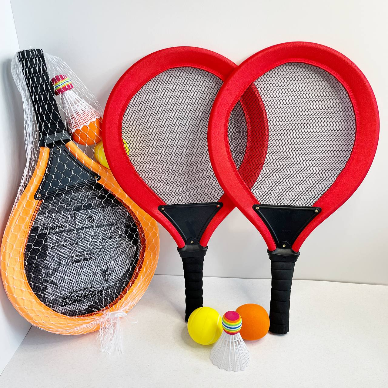 Бадминтон: 2 ракетки, волан, мячик, в сетке, HB966 1
