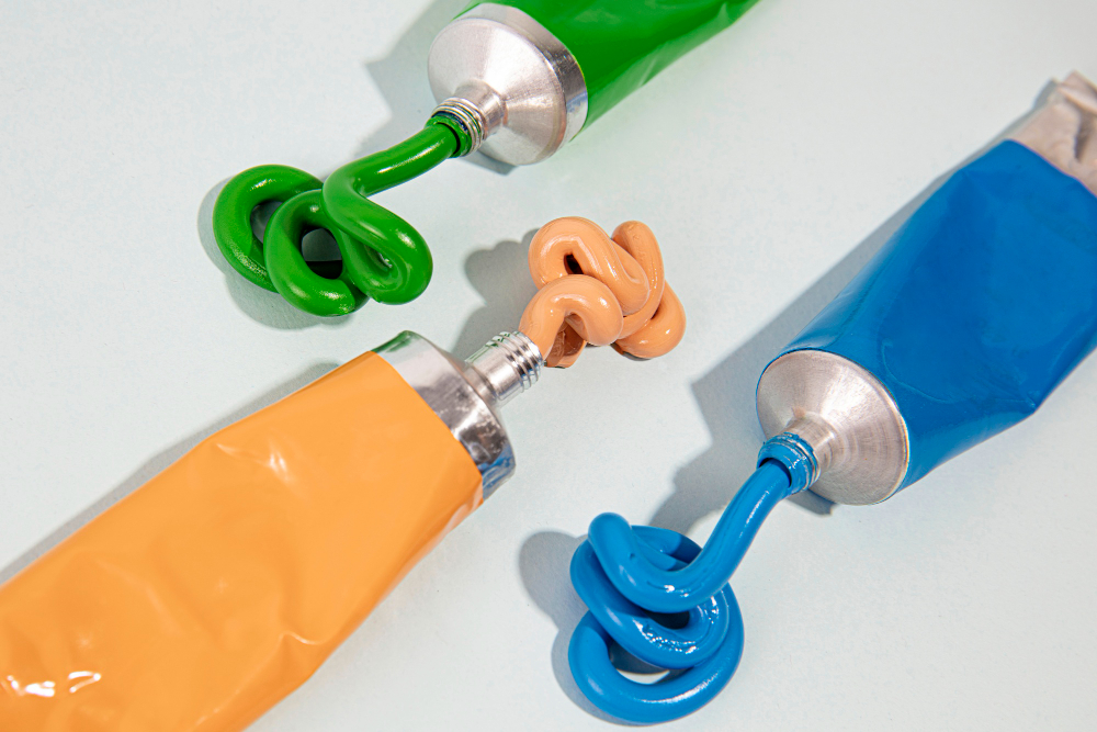 Яскраві художні фарби для малювання 