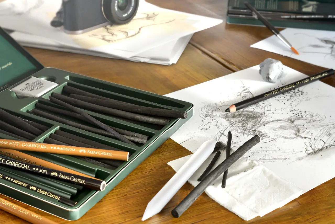 Уголь прессованный Compressed Charcoal stick Soft, 3 штуки жесткость - мягкие, 129997, Faber-Castell 5