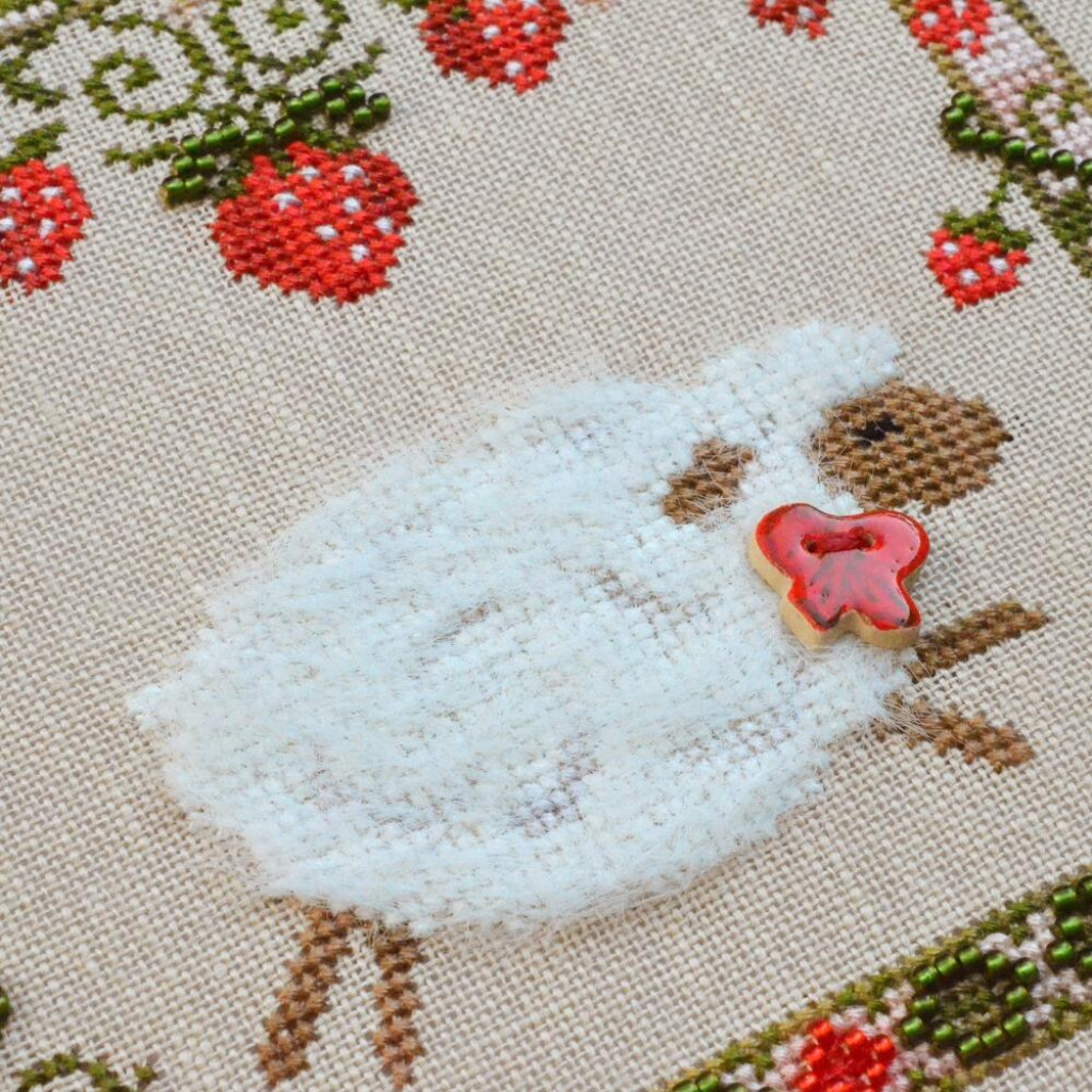 Набор для вышивания крестиком Х-055 "Овечка в клубнике" 13,5*13,5 см, TelaArtis 1