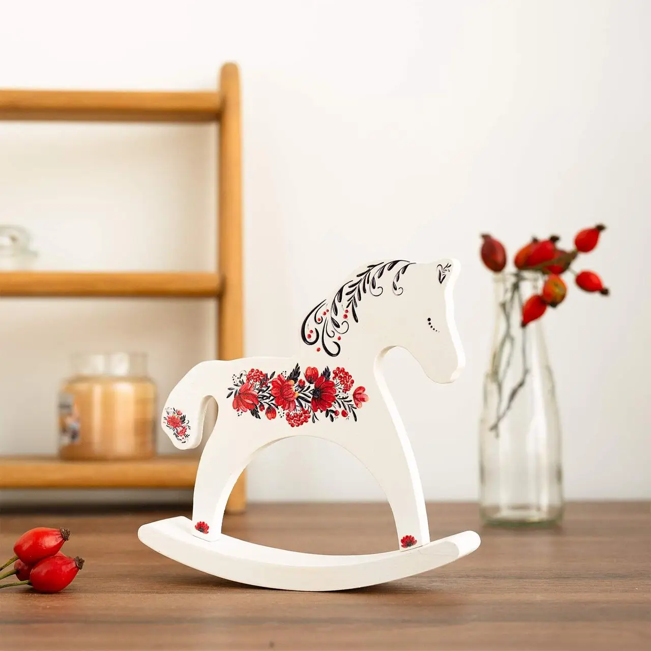 Лошадка-качалка деревянная «Цветы» (белая) 1