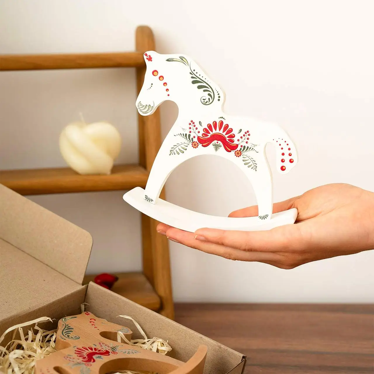 Лошадка-качалка деревянная «Петриковка» (белая) 1