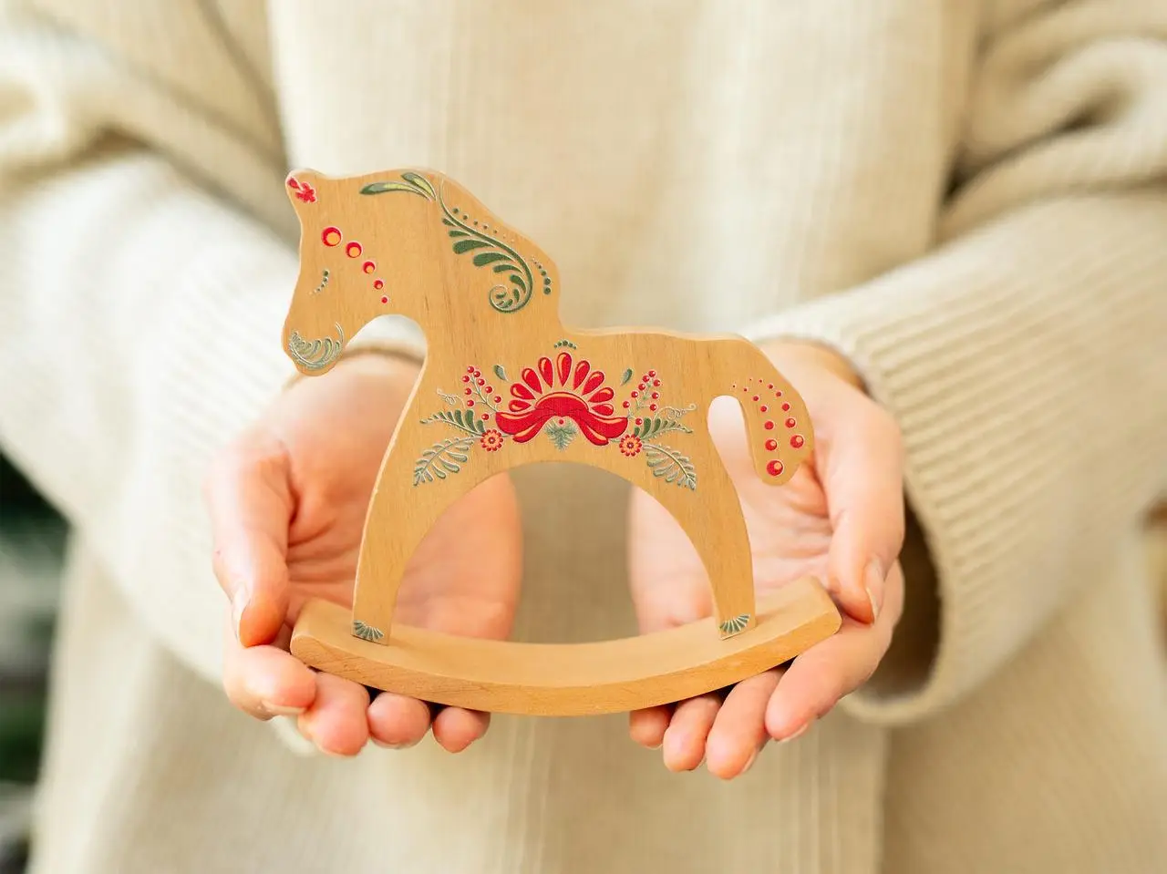 Лошадка-качалка деревянная «Петриковка» (лакированная) 1