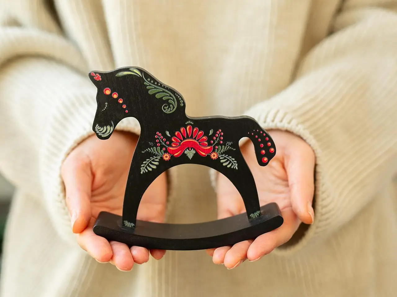 Лошадка-качалка деревянная «Петриковка» (черная) 2