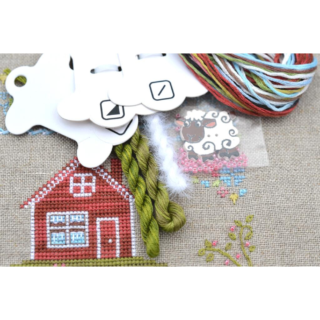 Набор для вышивания крестиком Х-028 "На лугу" 13,5*13,5 см, TelaArtis 1