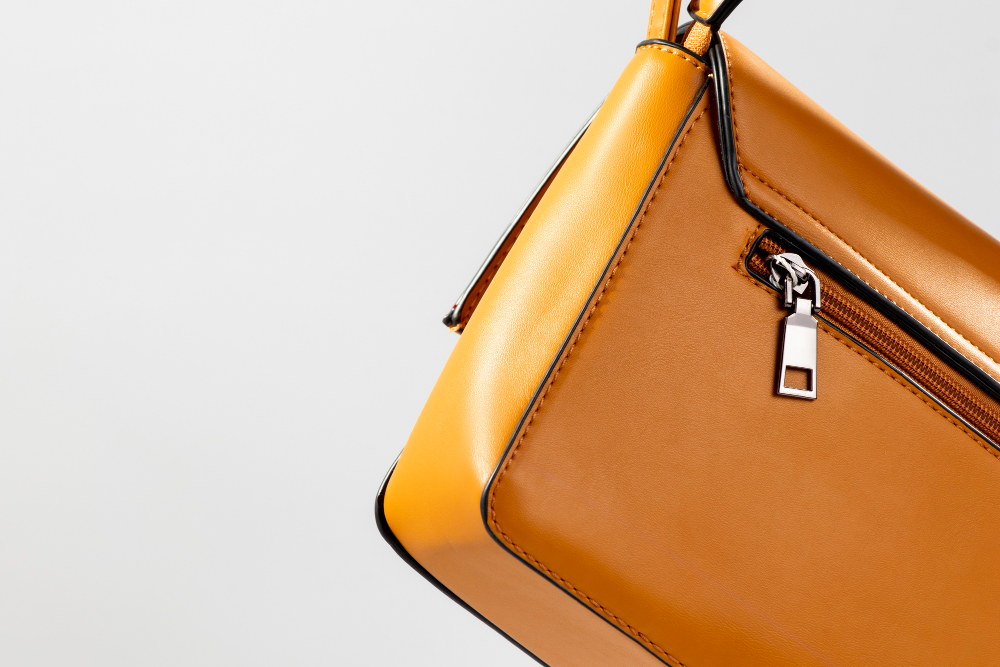 Жіноча сумка через плече