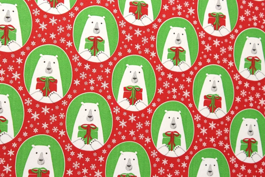 Бумага упаковочная "Мишки на красном", новогодняя, ​​в рулоне, 0,7*8 м, 255-7168 1