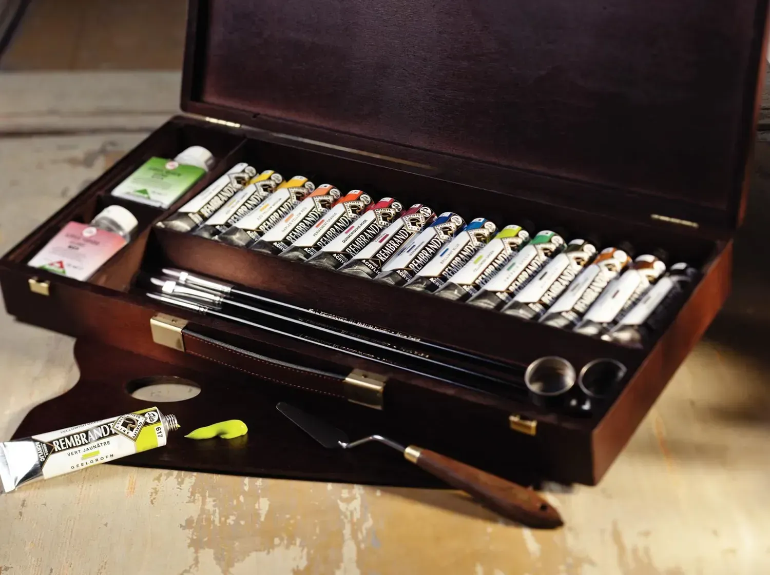 Набір акрилових фарб Rembrandt  Professional, 15 туб фаб+пензлі+допомідні матеріали, карт. коробка, Royal Talens 5