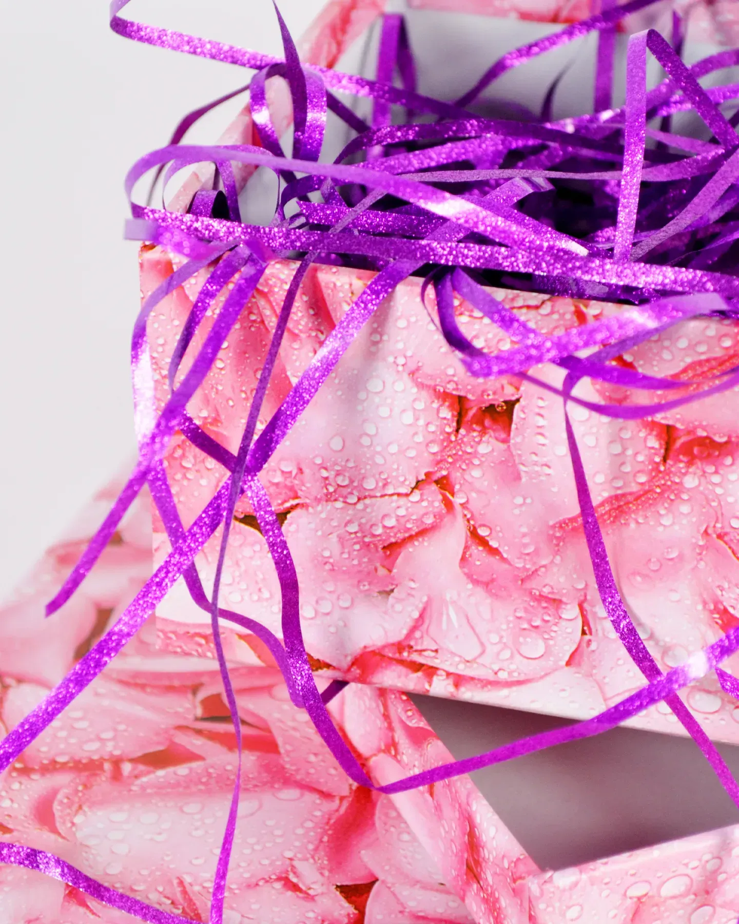 Подарункова коробка прямокутна, "Пелюстки троянд", 25*18*10,5 см, 1110253104 2