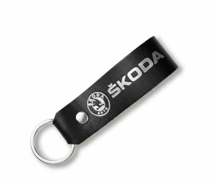 Брелок-петля для авто SKODA (черный, серебряное тиснение)