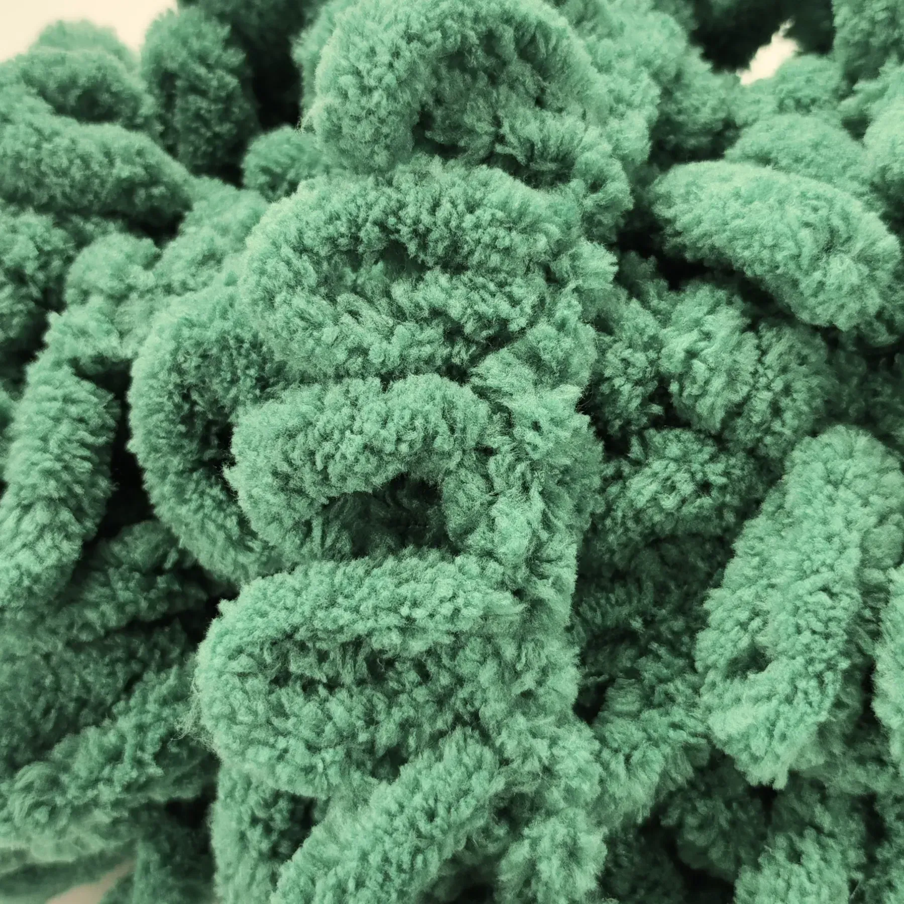 Пряжа мікрополіестер 532 Сосновий бір, TM Alize Puffy 1