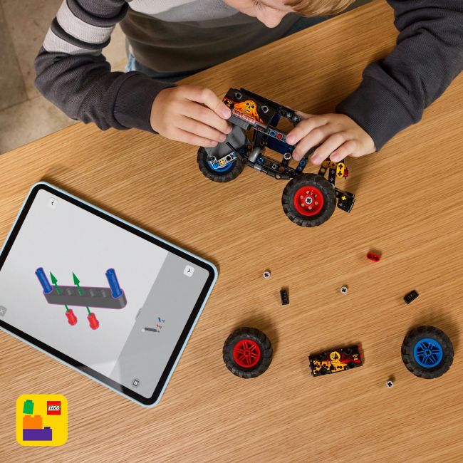 Конструктор Lego Technic "Monster Jam™ Grave Digger™ Вогонь і лід", 42219 6