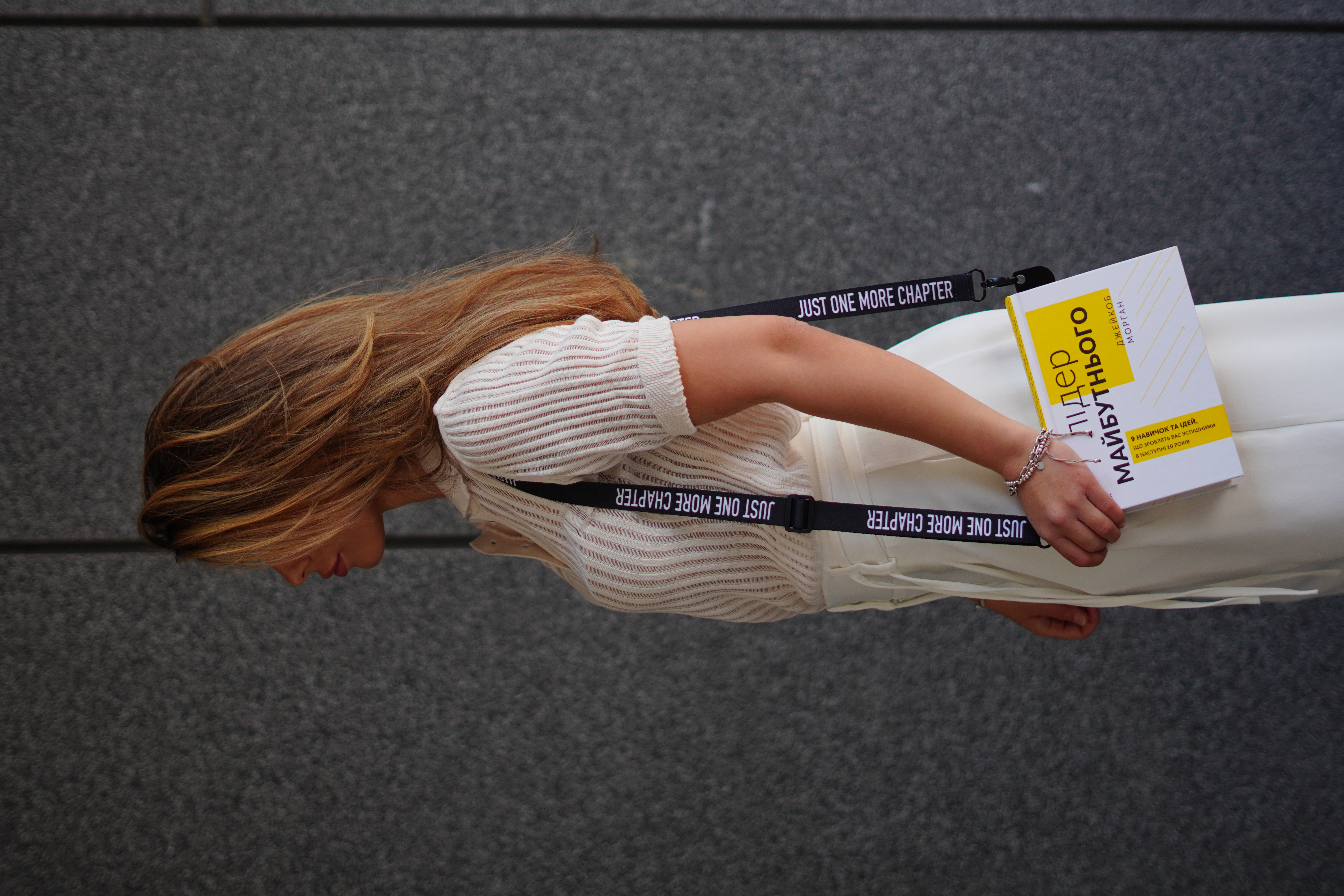 Закладка з ремінцем "Just one more" 4