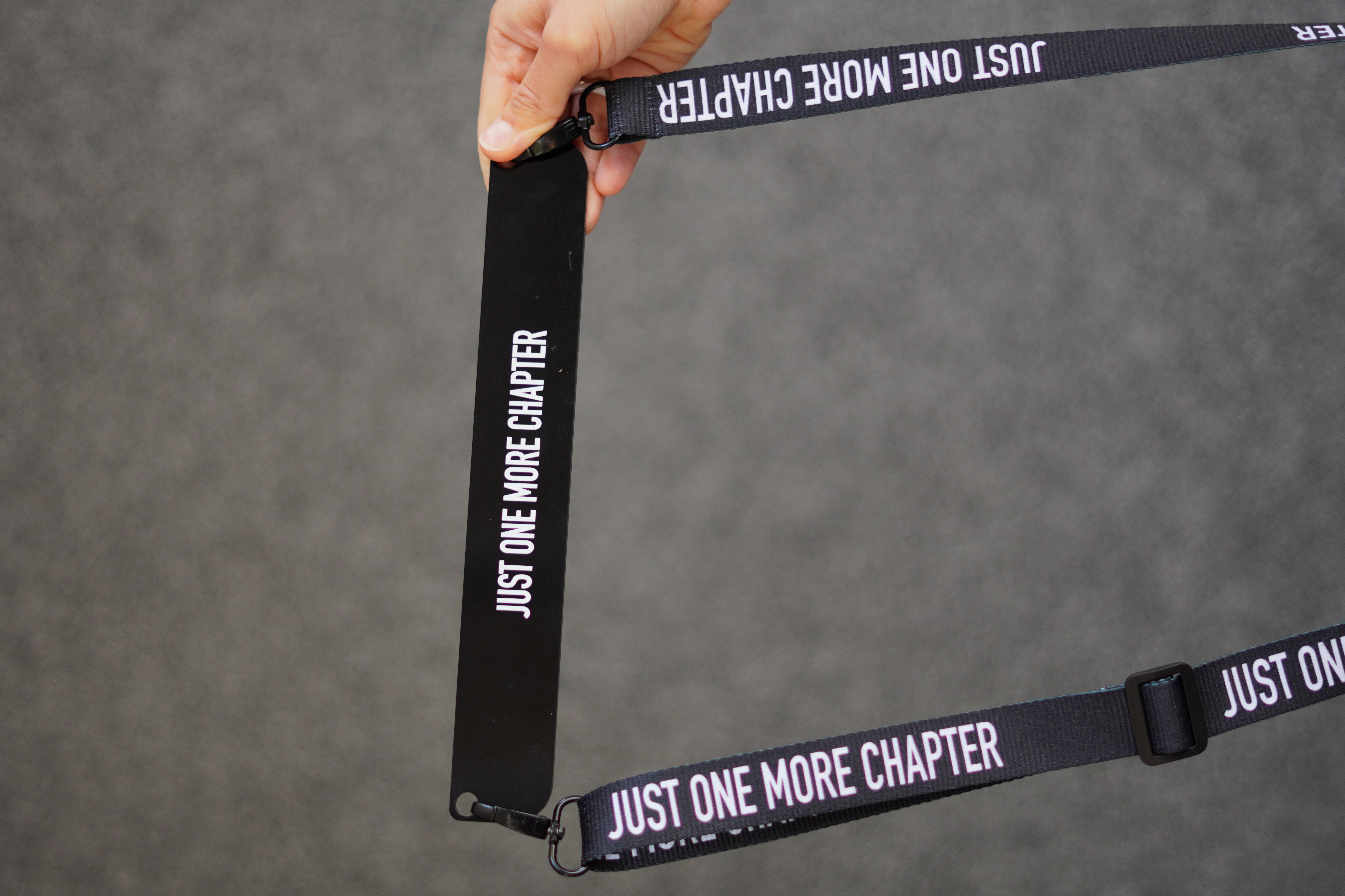 Закладка з ремінцем "Just one more" 2